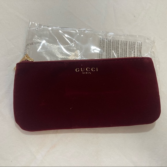 GUCCI BEAUTY VELVEL POUCH